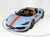 Azzurro La Plataの爽やかなボディにRosso DinoとOrangeの暖色を組み合わせた、オーナー様の卓越したセンスが光る仕立てです。
