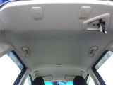 当店すべての展示車両はチタニア「抗菌・防臭」処理による車内クリーニングを行っており10年以上にわたりこだわっています。雑菌の増殖を抑えニオイが付きにくく残りにくくなり快適で爽やか、清潔に保たれています