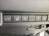 雨天時でもクリアな視界を確保し、安全運転をサポートします。ワンタッチで操作できるレバーで、快適なドライビングを体験してください。