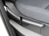 ■ハイトアジャスター■リクライニングだけでなく座席の高さも調整できるので運転のしやすい姿勢を微調整できるので長い運転でも疲れにくいですよ!