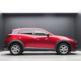 マツダ車の特徴でもあるボンネット部分が長いのもCX-3がスタイリッシュに見える理由の一つです。