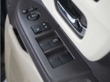 ◆パワーウィンドウスイッチ◆運転席から全席の窓の開閉操作を行うことが出来いつでも換気ができます!