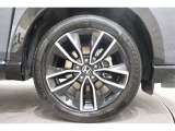 純正のアルミホイールが足元を飾ります!サイズは225/50R18になります。