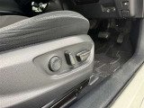 パワーシート搭載。微妙な調整が手軽にでき、ピッタリのポジションで運転することが可能です。