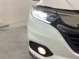 LEDヘッドライトです。蛍光灯のような明るさが特徴で広い範囲を明るく照らしてくれます。光量が大きいので暗い場所での視認性が上がります。また寿命が長く、消費電力も少ないので経済的です。
