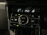 【オートエアコン】AUTOボタンを押してお好みの温度を設定!快適な室温でドライブをお楽しみいただけます♪