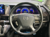 【純正革巻きステアリング】上質な革を使用することで、手にしっかり馴染みとても運転しやすいハンドルです♪