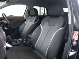 クオリティの高いシートを採用するのは、Audiのクルマづくりの哲学のひとつです。特に座り心地が重要です。体の大きなドイツ人が座っても頑丈な耐久性があります。。しかも肌触りも良く高級家具のようです。