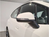 ドアミラーにはLEDウインカーが埋め込まれており、対向車からの視認性を高めております。