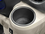 運転席側掘り込み式インパネカップホルダー