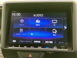 お好みの音楽をクリアなサウンドで楽しめます。ラジオ、CD、USBなど、多彩なメディアに対応しています。