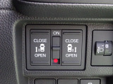 両側電動パワースライドドアは運転席からもワンタッチ操作が可能です♪