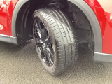 タイヤの残量は是非お車でご確認下さい。