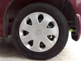 185/65R15スタッドレスタイヤ装着車♪各種アルミホイールや、ノーマルタイヤも取扱いしております。是非ご相談ください♪