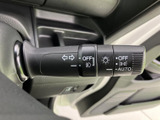 視認性の高い操作レバーで、安全な走行をサポート。直感的な操作で、スムーズな車線変更をアシストします。