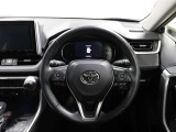 各操作スイッチなどもハンドルから手を放すことなく操作可能で安全運転に支援いたします!