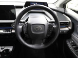 各操作スイッチなどもハンドルから手を放すことなく操作可能で安全運転に支援いたします!