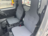 大事な人を乗せることが多い助手席です!安全運転を心がけましょう。