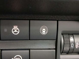 プロパイロットは、運転者が設定した車速を上限に先行車と車速に応じた車間距離を保ちながら、車線中央付近を走行するための運転操作を支援します。