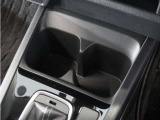 ◆ドリンクホルダー◆手の届きやすい場所にドリンクホルダーがあり、とても便利です。