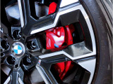 【BMWアロイホイル】軽量かつ強度に拘ったアロイホイル。走行性能ポテンシャルを引き出す設計。車の足元を引き締めてくれる大きなポイントはアロイホイルです。