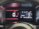 【メーターまわり】ドライバーから見やすい位置にあって安全運転に寄与します。マルチインフォメーションディスプレイでは、クルマに関する情報の確認はもちろん、各種安全機能・装備のON/OFFも設定可能。