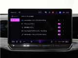 15インチの大型ディスプレイ