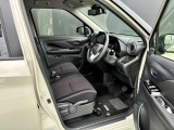 運転席側になります。是非一度座ってじっくり内装もご覧くださいませ。
