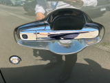 鍵を手元に持っておくことでドアハンドルのスイッチから鍵の鍵の開閉が出来ますよ☆