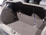 コンパクトなMINIですが、後部座席のシートアレンジにより、荷室を広げ、あらゆるシチュエーションにご対応が可能で御座います。