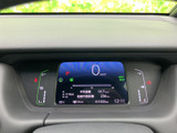 車両の情報を一目で確認できるメーター。シンプルで視認性の高いデザインが、運転をサポートします。