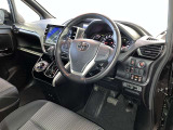 前方の見通しが良いすっきりした視界、誰でも扱いやすく運転できます。疲れにくく安心ドライブを更に快適なものにします!