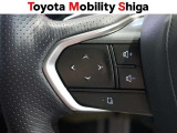 ステアリングスイッチ付き。前方から目を離すことなくオーディオ操作をすることが可能です。