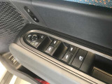 MINIのドアを閉めた時の重厚感は所有者様の満足度を高めてくれます。