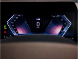 『運転』に対するBMWのこだわりはメーターパネルにも表れております。視野性の良いメーターパネルは疲労感の軽減と、運転の楽しさをもたらしてくれます。