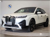 BMWでは古くから4つのリングが伝統のヘッドライトで御座います。