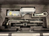 ラゲージの下にはジャッキや応急パンク修理セットが備わっています