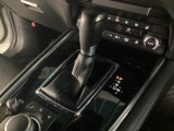 全てのトランスミッションのメリットを兼ね備えた理想的なAT、それがSKYACTIV-DRIVE(スカイアクティブドライブ)です。「滑らかな変速」「ダイレクト感あふれるシフトフィール」そして「低燃費」です!