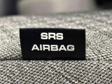 車両側方からの衝撃を緩和するSRSサイドエアバッグ(運転席/助手席)に加えて,SRSカーテンシールドエアバックも標準装備