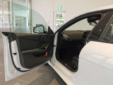 BMWプレミアムセレクション前橋では、高年式低走行モデルからMモデル、年式が経ちなかなかディーラーでは見かけないモデルまで幅広いラインナップで認定中古車を取り扱っております。品質に自信があります。