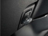 ◆コンビ二フック◆ちょっとした買い物の袋を吊り下げたり、ゴミ袋を吊り下げられるコンビニフックがあり車内を転がらず便利です!