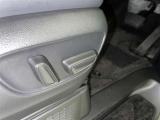 パワーシート搭載。微妙な調整が手軽にでき、ピッタリのポジションで運転することが可能です。