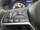 ステアリングスイッチ付き。前方から目を離すことなく操作することが可能です。