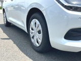 【届出(登録)済未使用車とは】自動車の分類では「新車」「中古車」この2種類しかありません。走行距離が100km未満かつ初度登録または初度届出された車両を「届出(登録)済未使用車」と呼んでいます。
