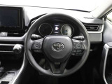 各操作スイッチなどもハンドルから手を放すことなく操作可能で安全運転に支援いたします!