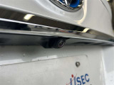 車庫入れもお任せのバックカメラが付いて、後方確認もラクラク♪安全に車庫入れも可能です。便利な機能ですが、バックカメラを過信せず、目視もお忘れなく。