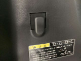 荷室のフック