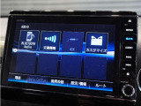 【ディスプレイオーディオ】普段スマホで聴いている音楽も車内スピーカーで聴けます。スマホをつなぐには別途、ケーブル等が必要です。