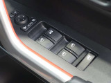 パワーウインドウを装備しております!後席ウインドゥの閉め忘れも運転席で解決できます♪