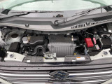 機関の安心材料、エンジンルーム。補機類や配線、汚れ具合、にじみの有無をチェックできます。